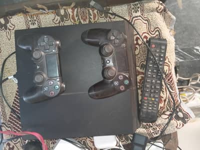 bhai ye ps4 fat hai 10/9 condition hai 2 controller hain with games