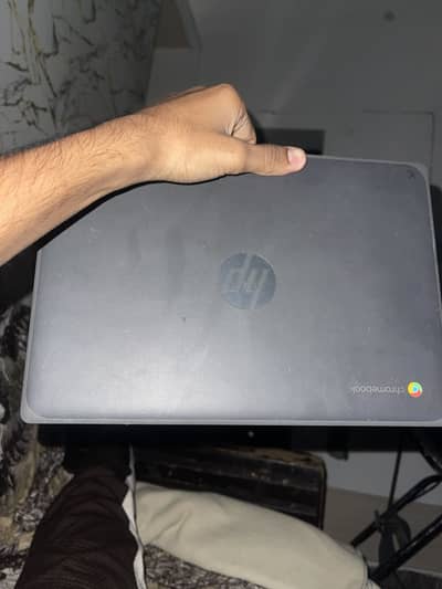 Hp chrome book touch and type in good condition read discription