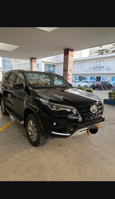 Toyota Fortuner V 2021 13000 km new shape