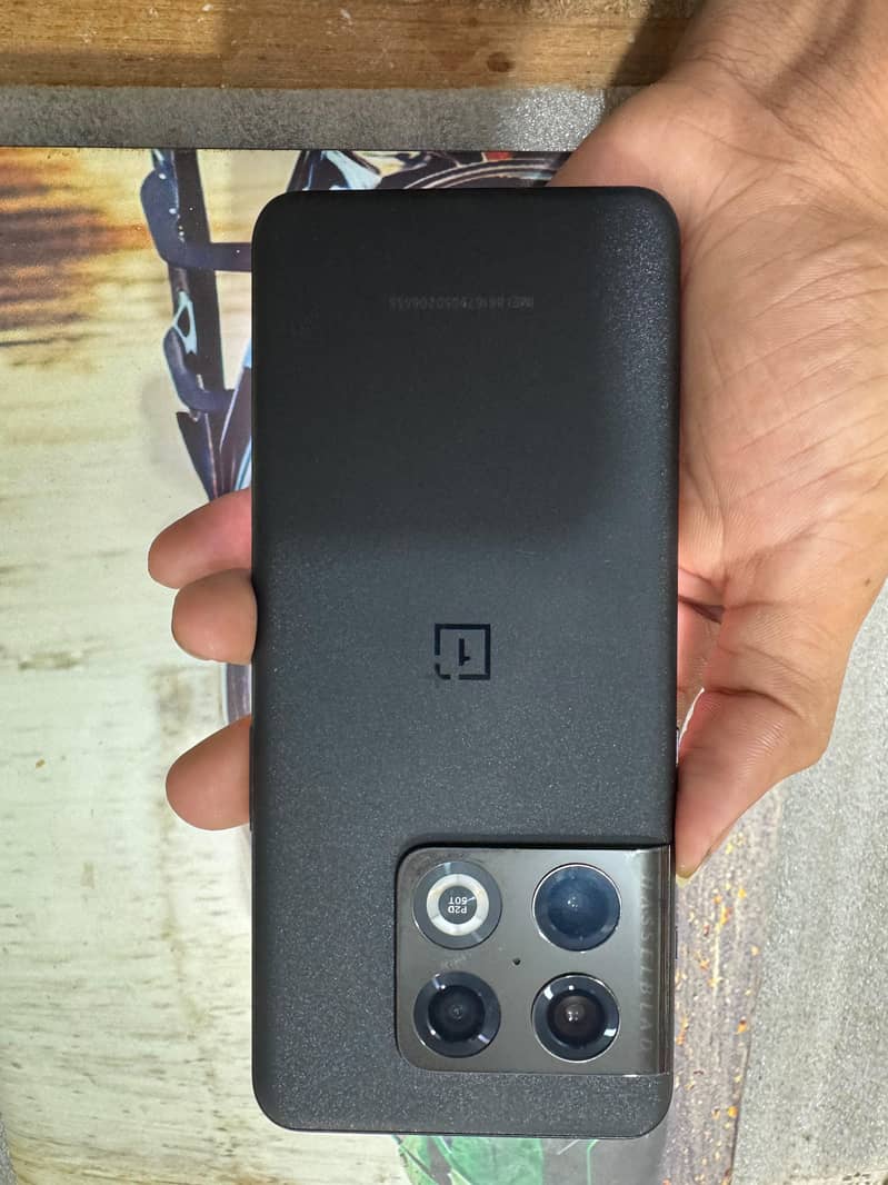 One Plus 10 Pro 4