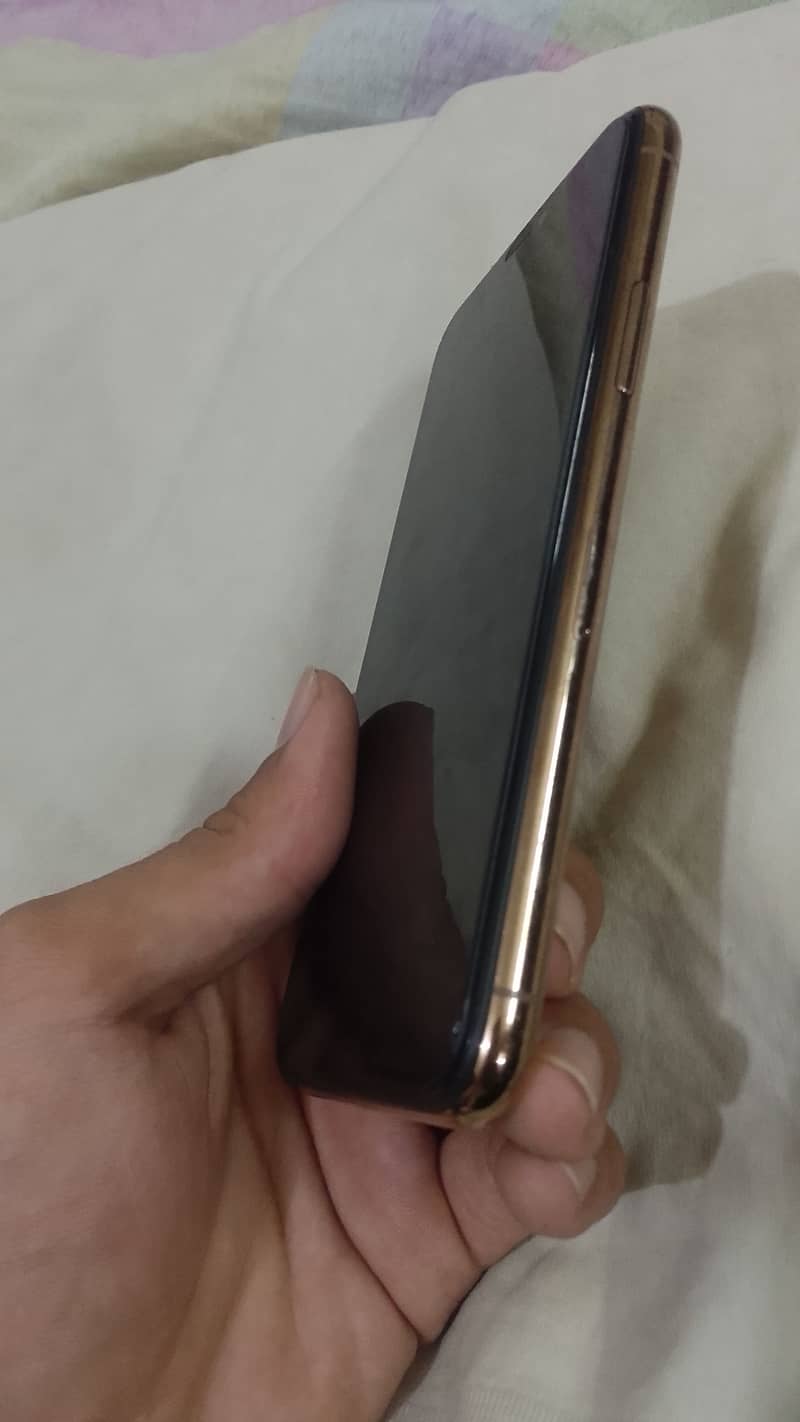 Apple iPhone 11 Pro 1