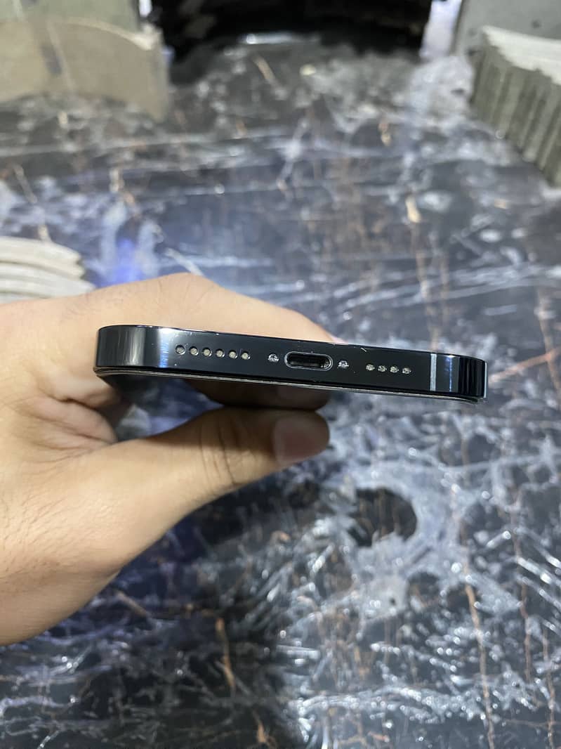 Apple iPhone 14 Pro Max 1
