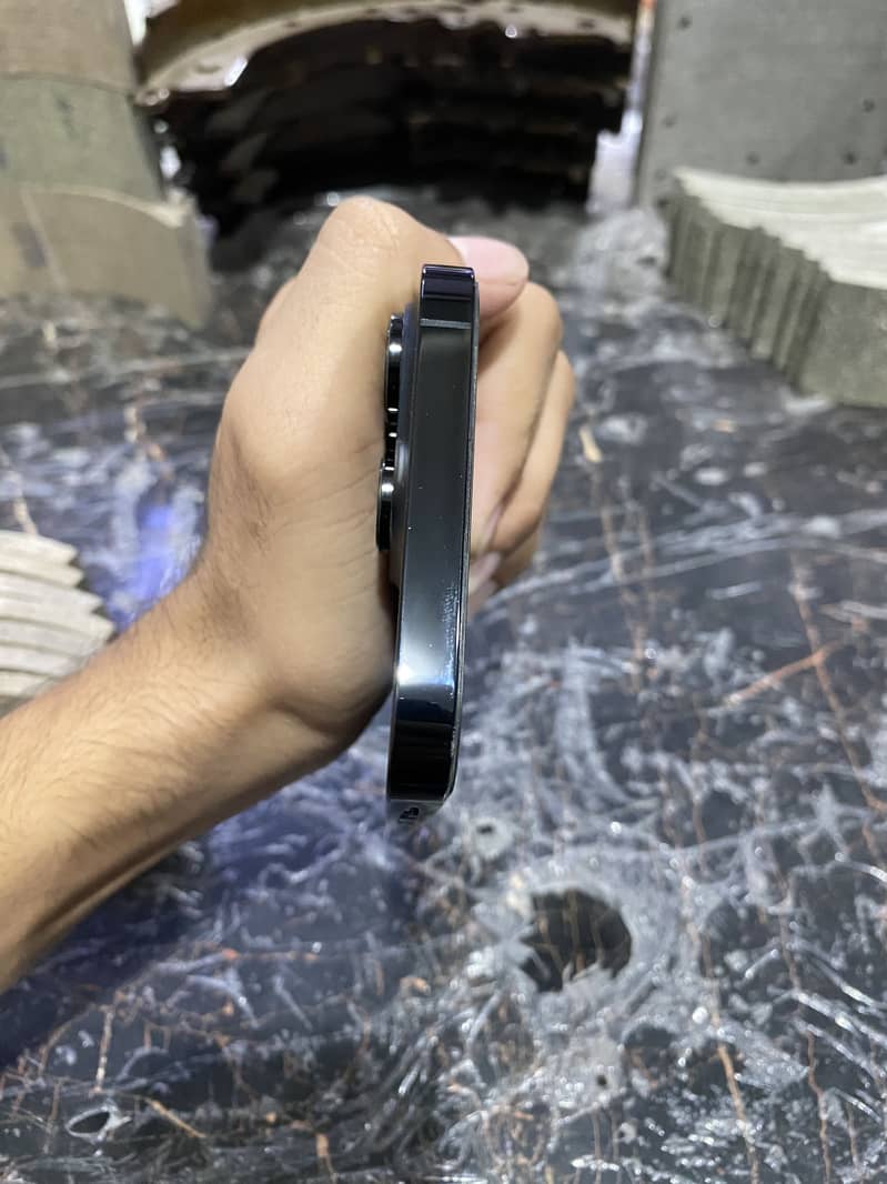 Apple iPhone 14 Pro Max 2