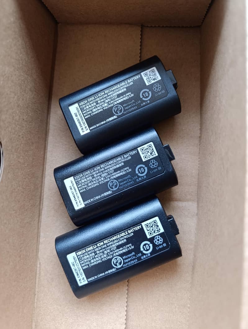 Xbox controller rechargeable batteries 2