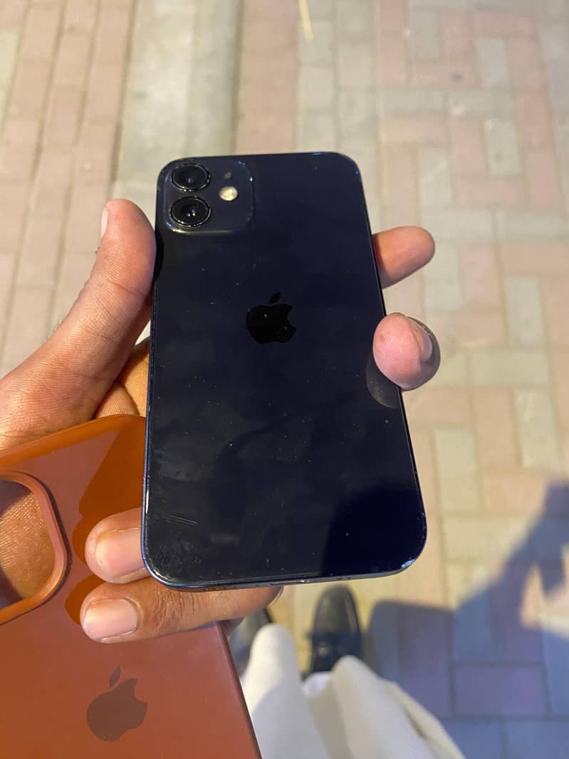 Apple iPhone 12 6