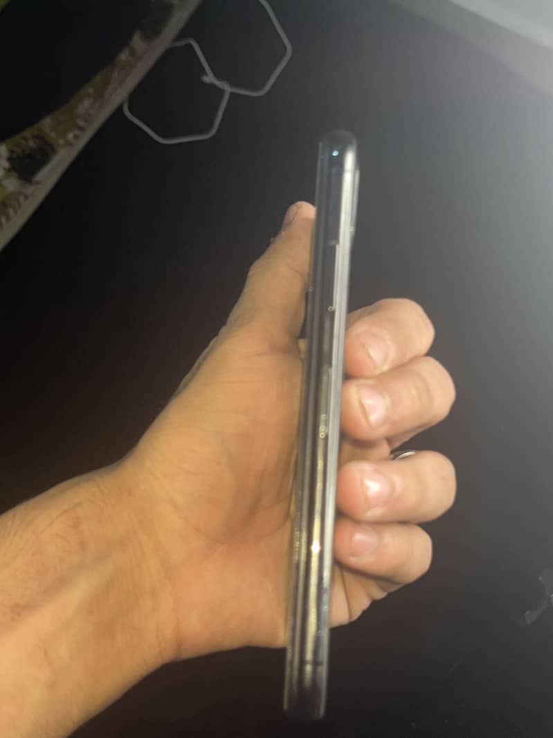 Apple iPhone X 3