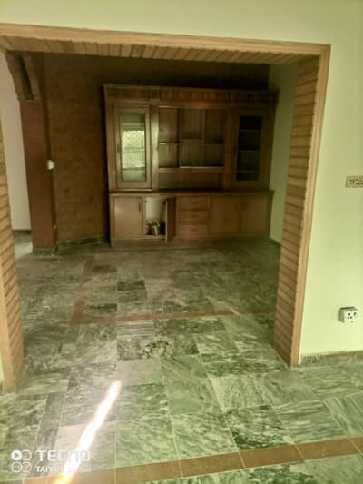 G11 30*60 upper portion for rent