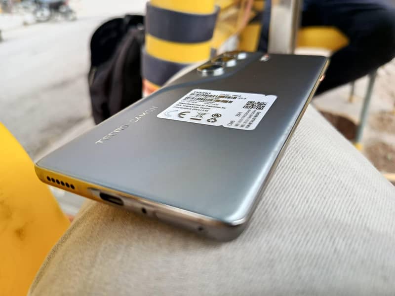 Tecno CAMON 40 Pro 4