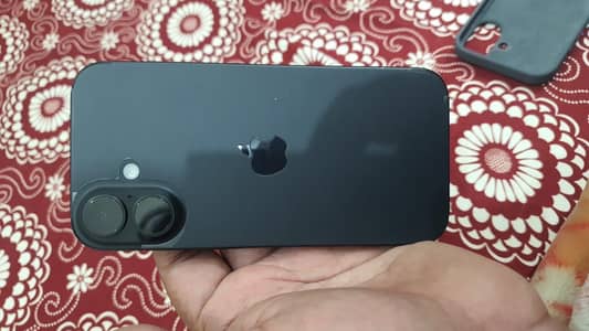 Apple iPhone 16