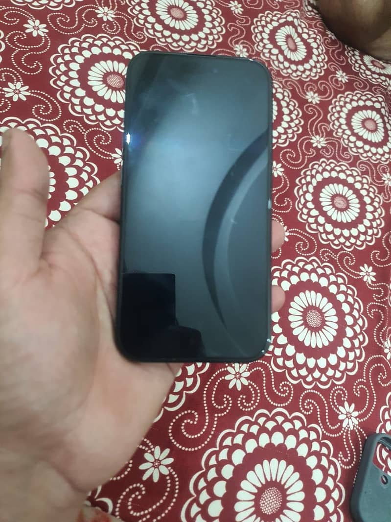 Apple iPhone 16 1