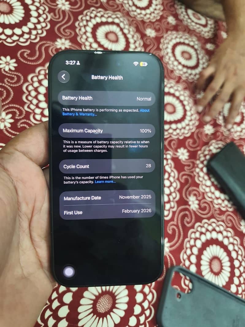 Apple iPhone 16 2