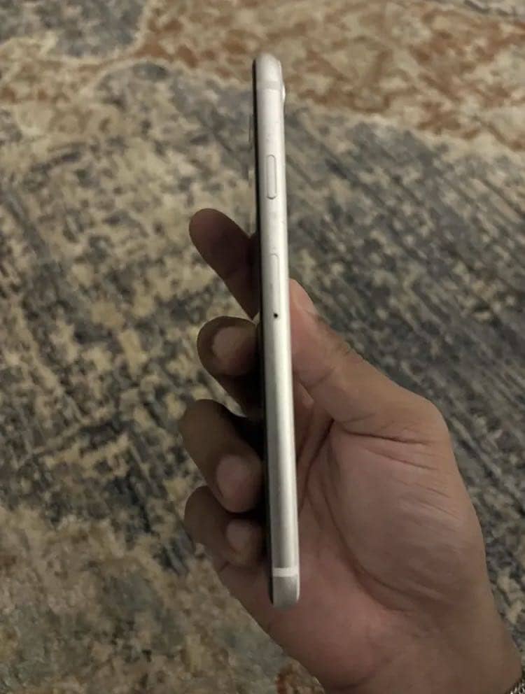 Apple iPhone SE 0
