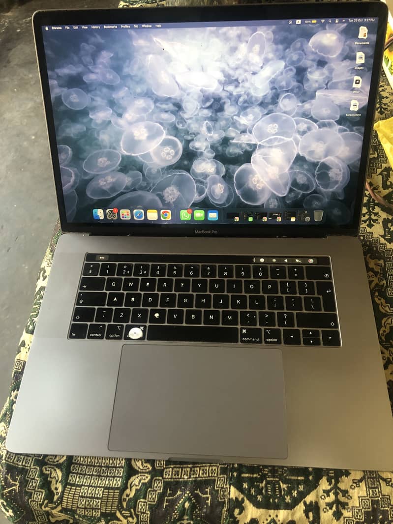 Macbook pro 2018 model 1