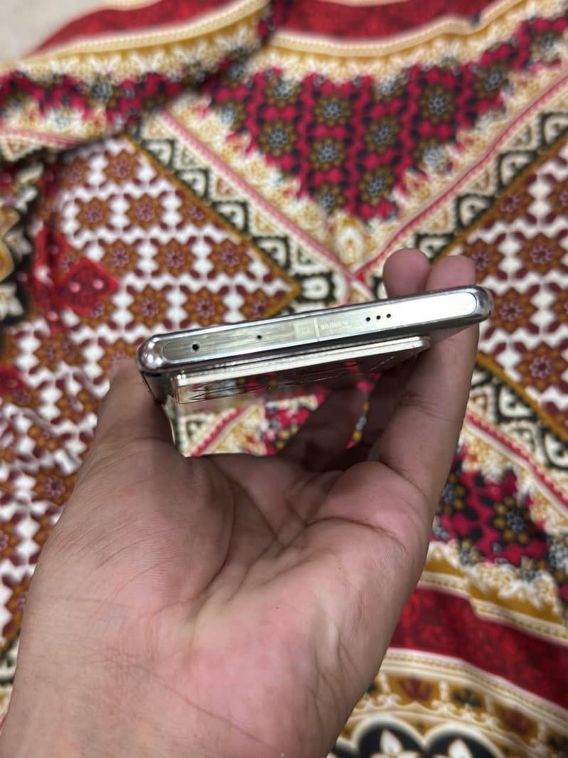 Infinix Note 40 Pro 3