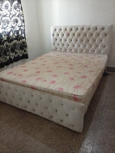 Queen size double bed and mattress