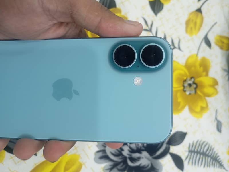 Apple iPhone 16 1
