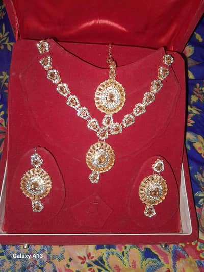 Zarqoon Party jewelry set (never used) 10/10 condition.