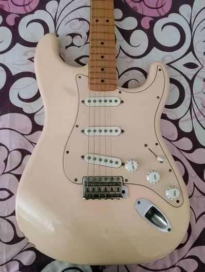 Fender Classic Series '70s Stratocaster® (Serial No. Included)