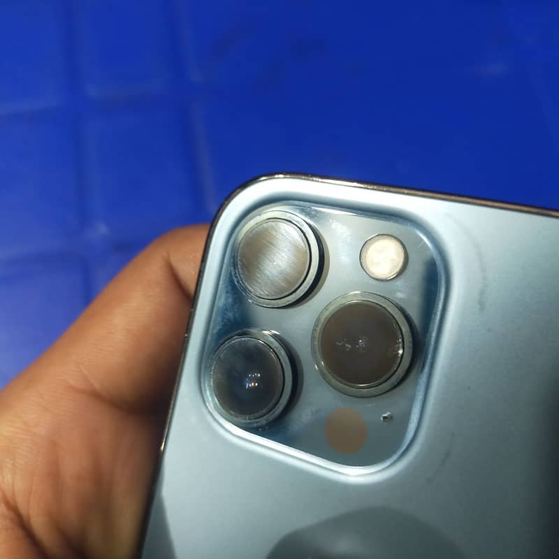 Apple iPhone 12 Pro Max 3