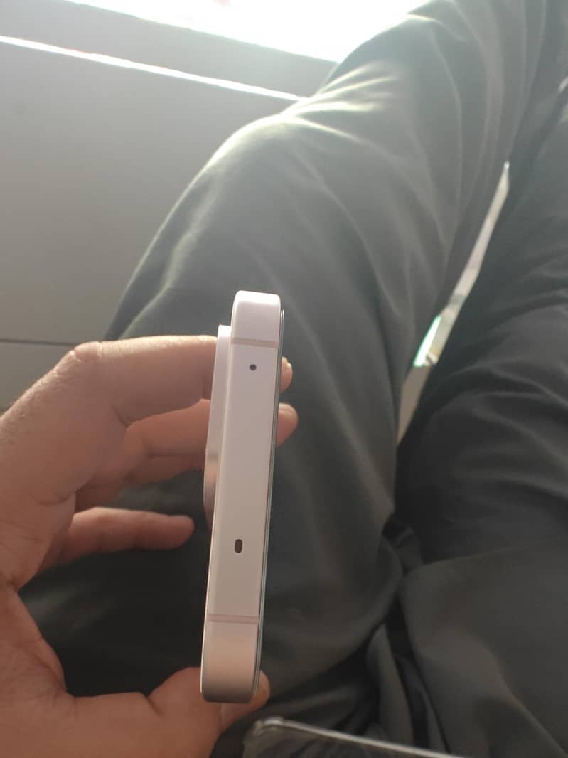 One Plus 13s 4