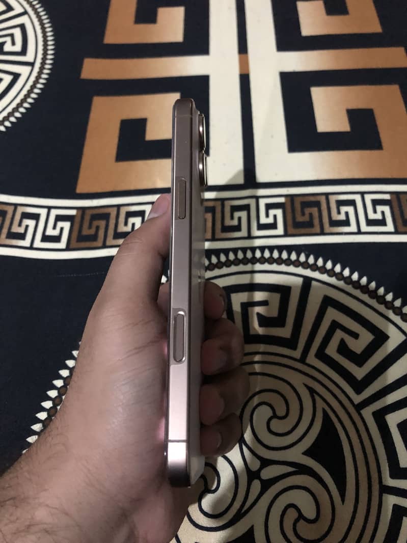 Apple iPhone 16 Pro Max 6