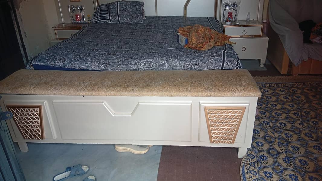 complete bed set 0