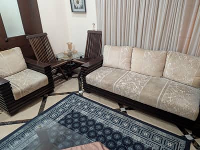 5 seater sofa good condition contact on 03332098357