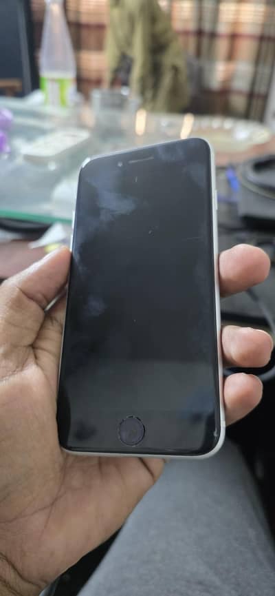 Apple iPhone SE
