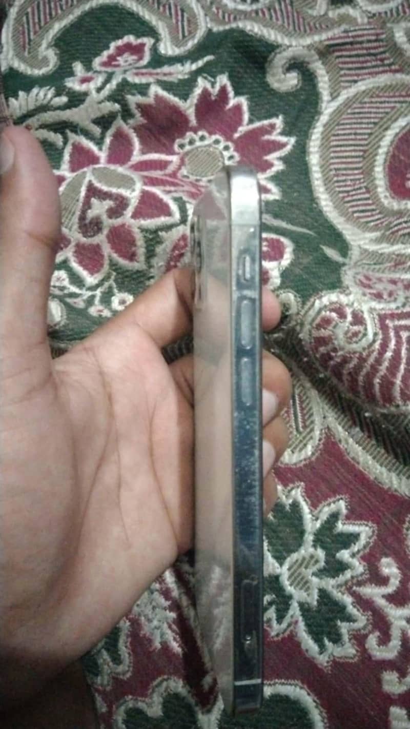 Apple iPhone 12 Pro 3