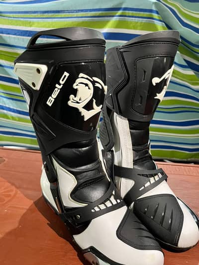 Riding shoes