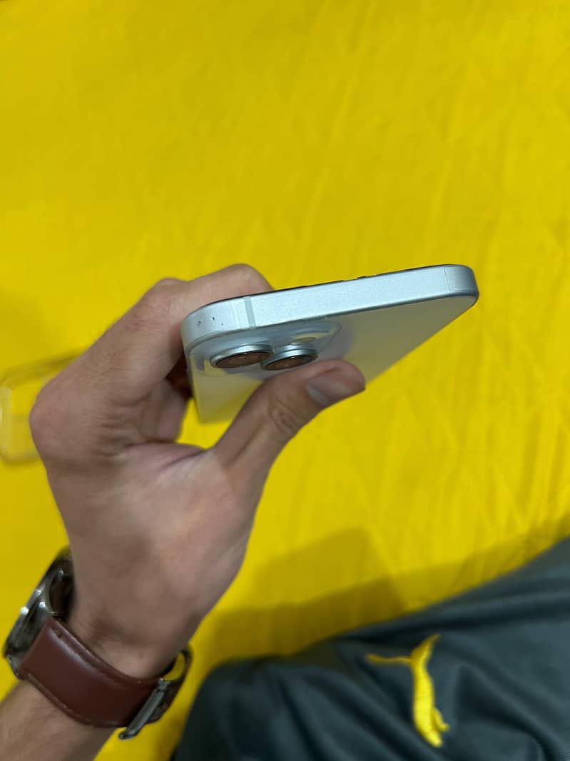 Apple iPhone 15 2