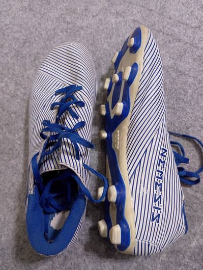 Football shoes