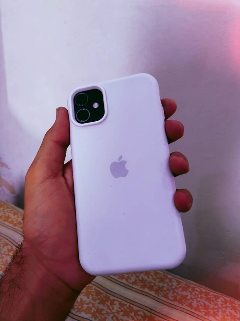Apple iPhone 11 4