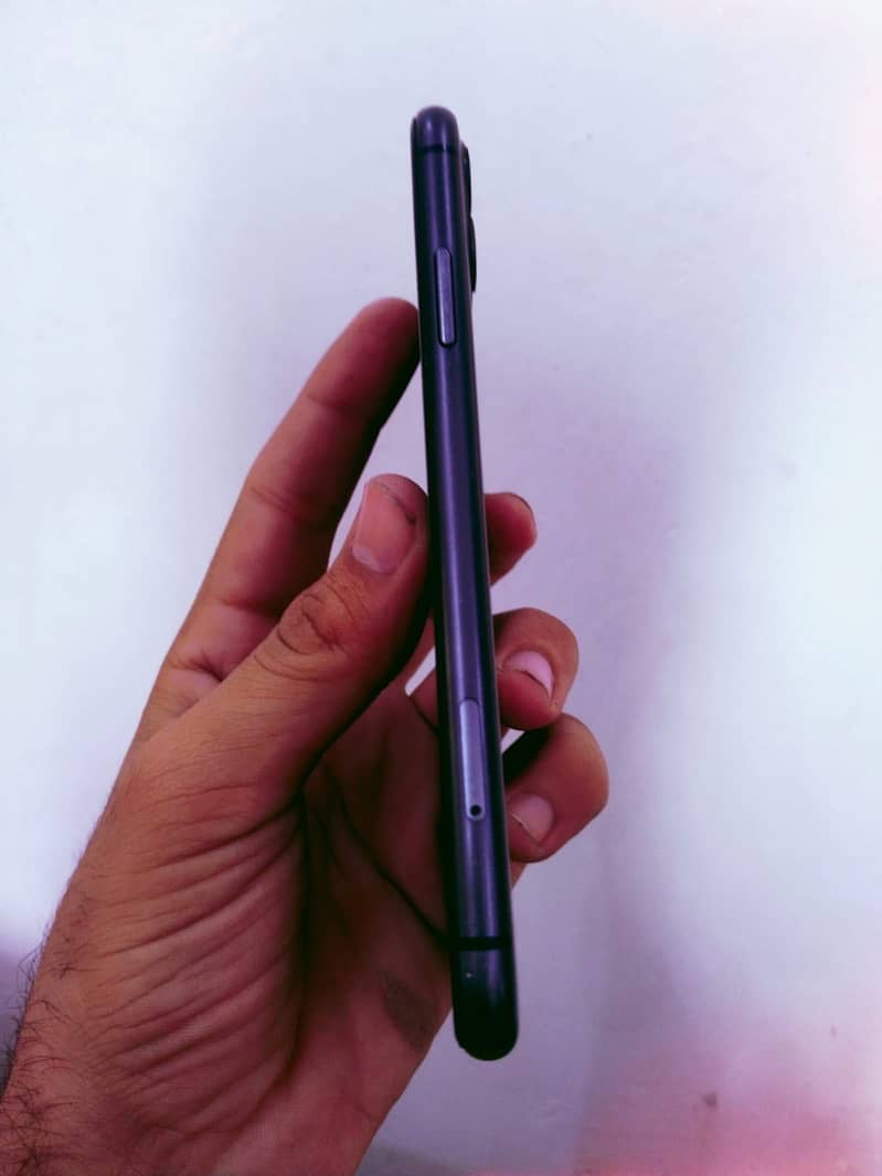 Apple iPhone 11 12
