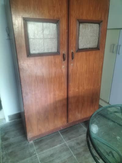 Almirah selling
