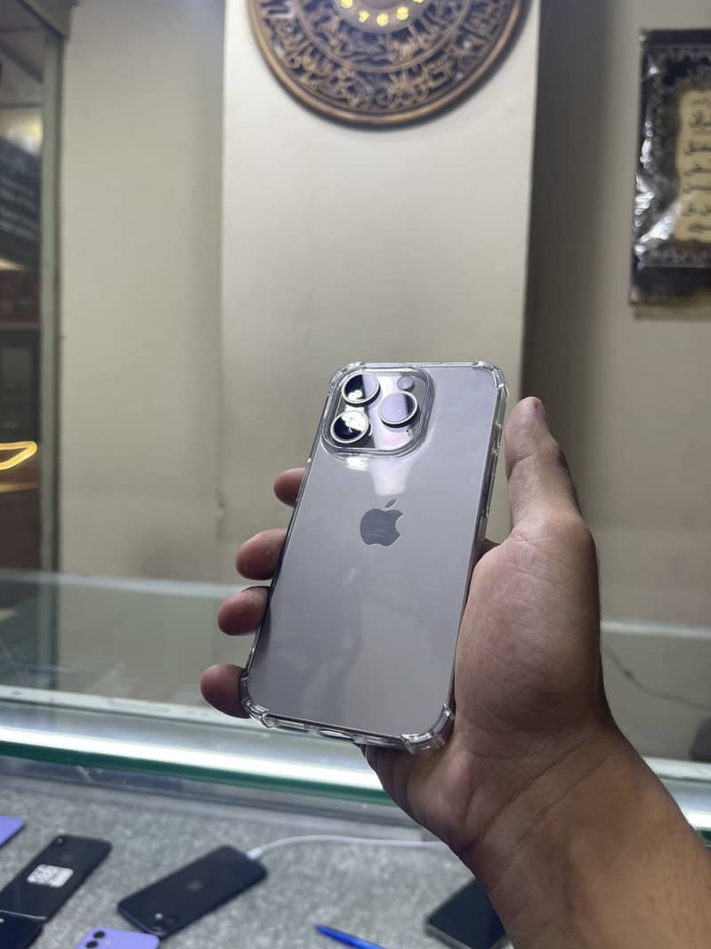 Apple iPhone 15 Pro 0