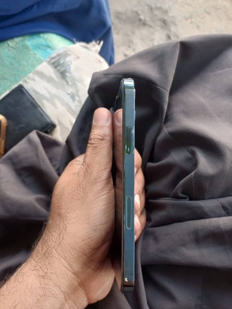 Apple iPhone 12 Pro 2