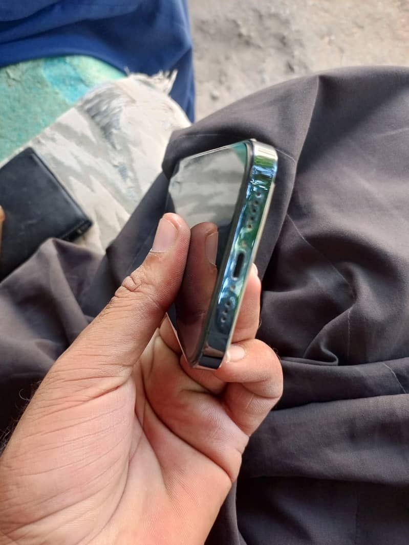 Apple iPhone 12 Pro 3