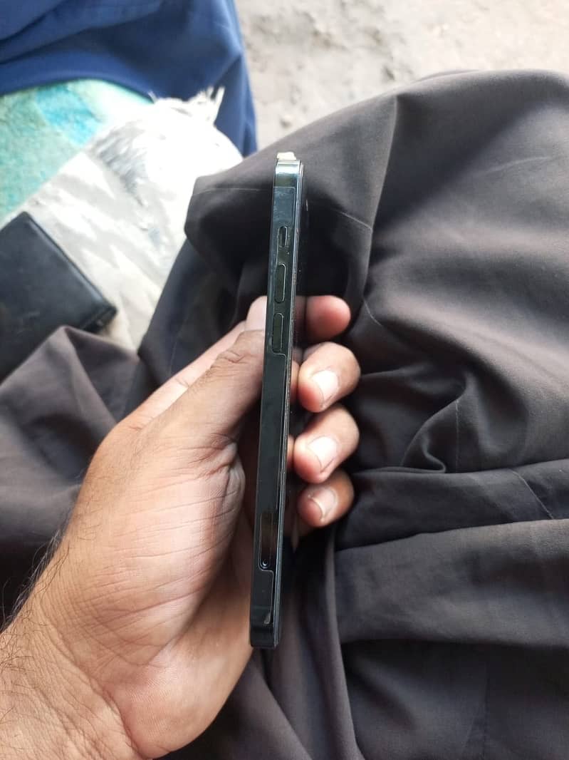 Apple iPhone 12 Pro 4