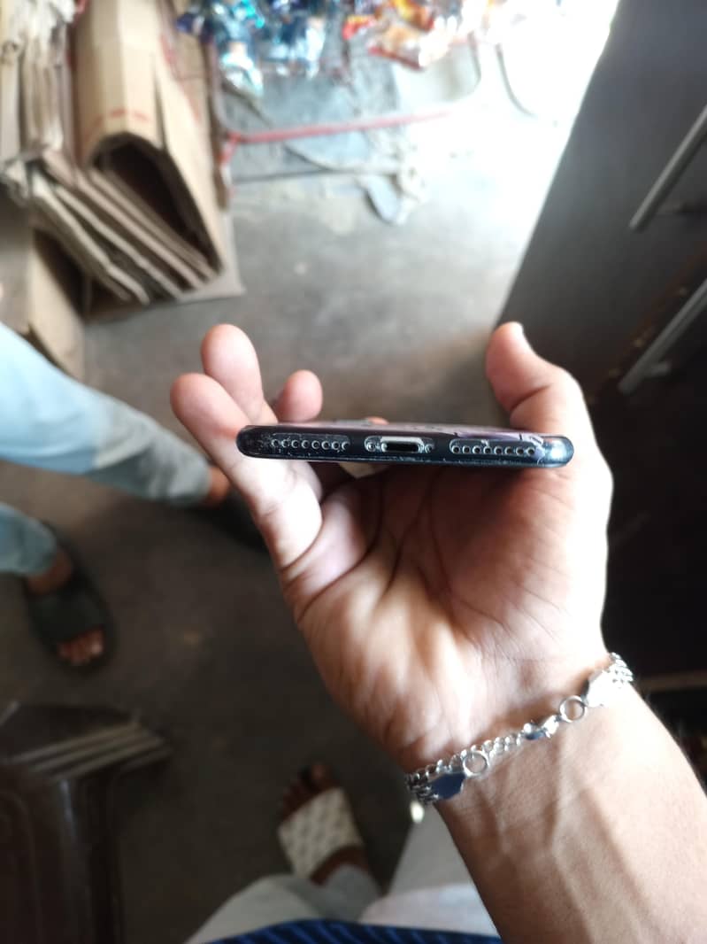 Apple iPhone 7 Plus 3