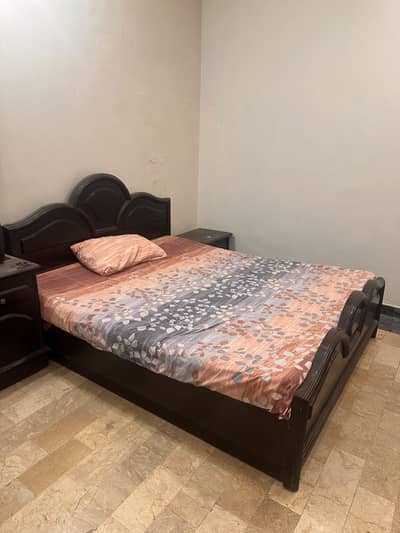 Bed + 2 Side Tables + Dressing Table Full | Very Good Condition