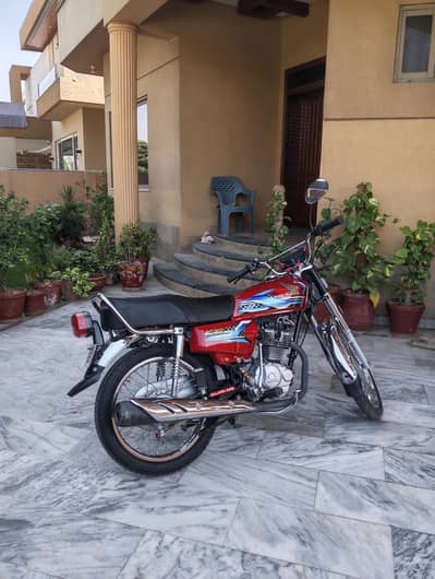 Honda CG124 model 2024 for sale genuine Condition with card and file