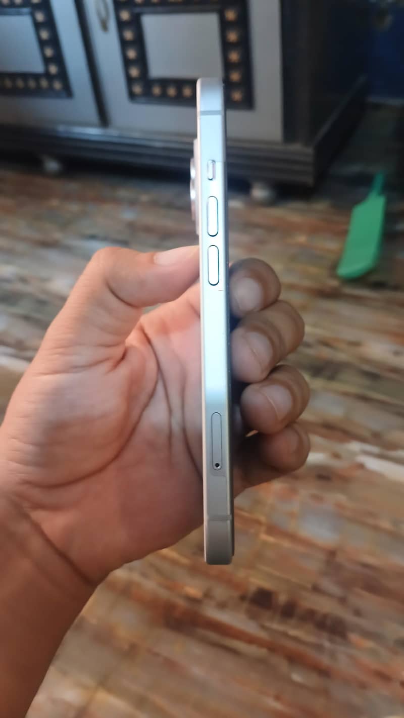 Apple iPhone 15 1