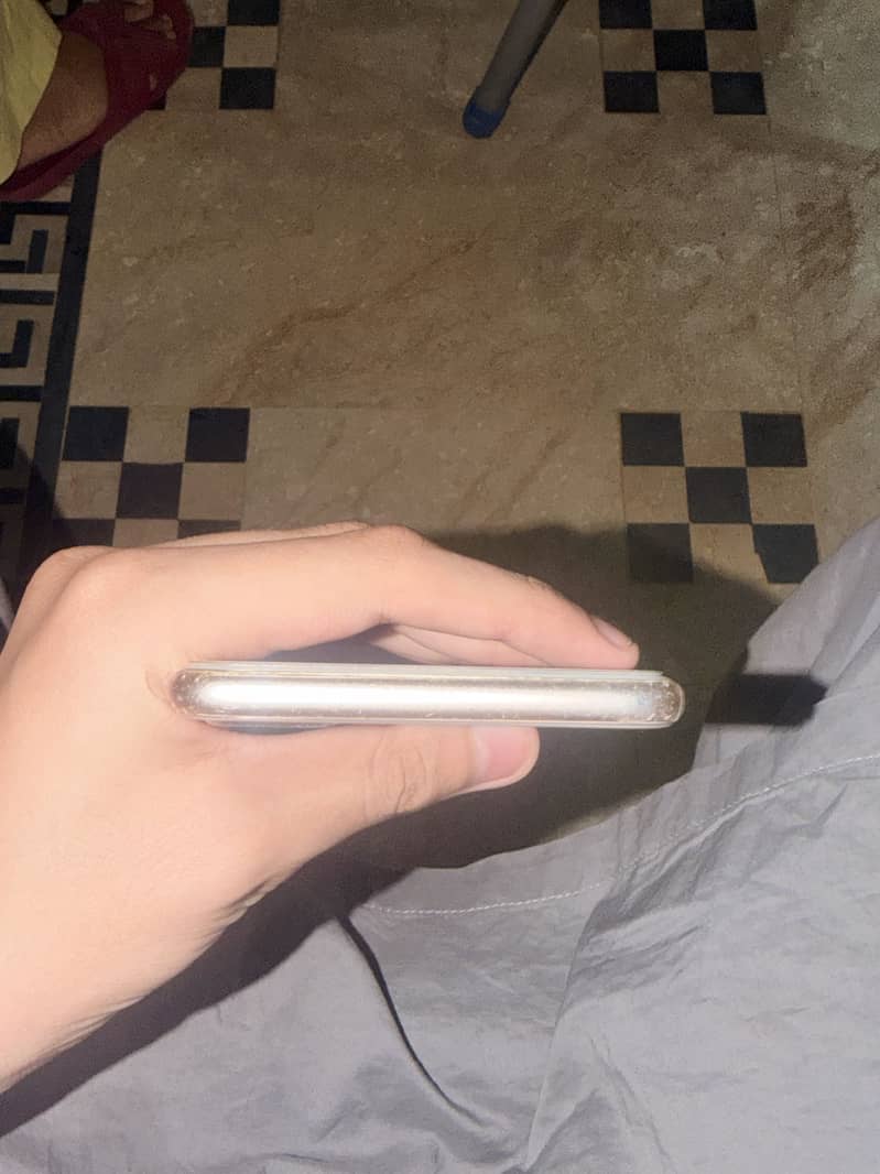Apple iPhone 8 Plus 5