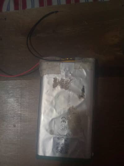 battery 3.7 volte