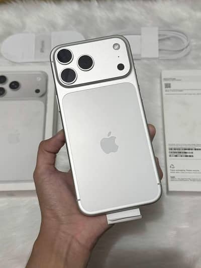 Apple iPhone 17 Pro Max jv