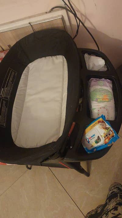 baby cot with play pan n changing station