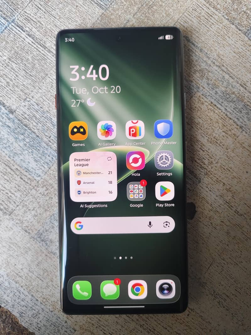 Tecno CAMON 40 Pro 1