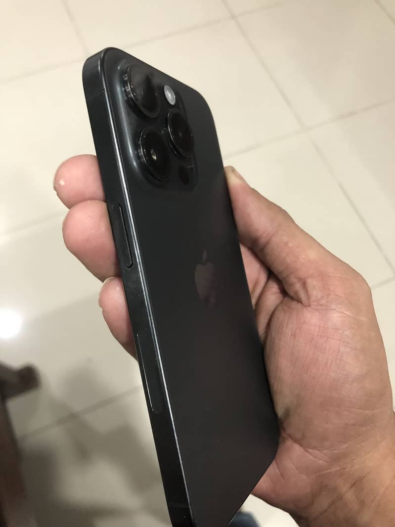 Apple iPhone 15 Pro 2