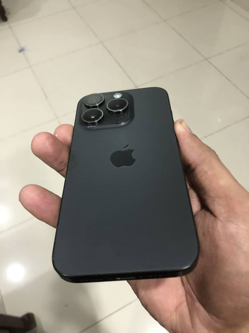 Apple iPhone 15 Pro 3